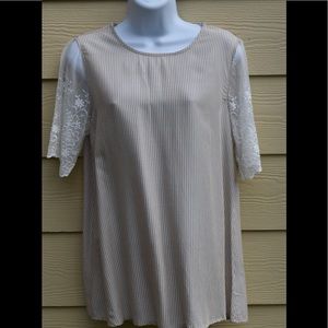 Short sleeve lace blouse